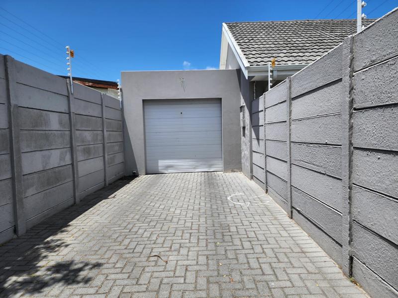 2 Bedroom Property for Sale in Grassy Park Western Cape